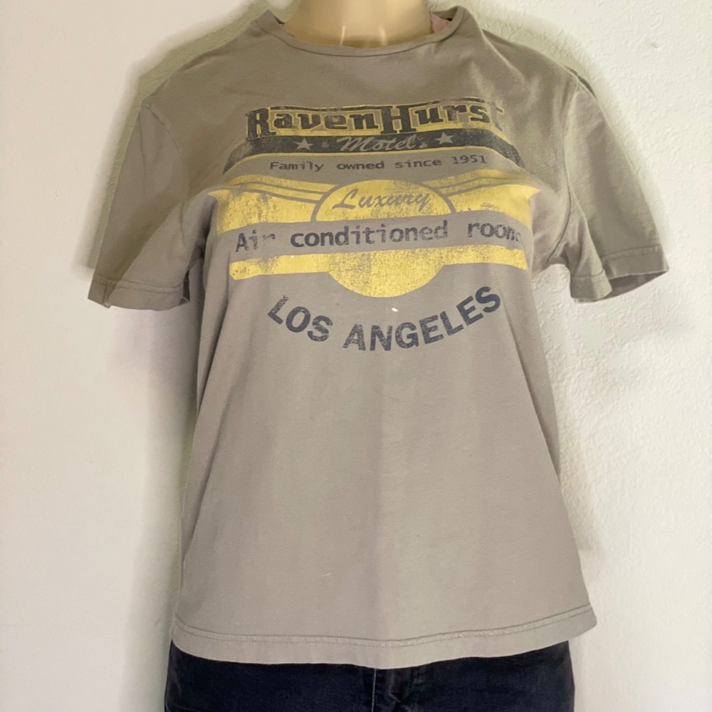 Old Navy RavenHurst Graphic Vintage T-Shirt
